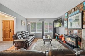 $824,900 - 2325 Strathcona Cres<br>British Columbia, V9M 1K2