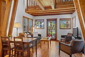 $1,098,000 - 1002 Peninsula Rd<br>British Columbia, V0R 3A0