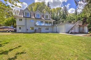 $1,889,000 - 6918 Beach Dr<br>British Columbia, V0R 1Y0