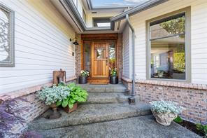 $1,774,000 - 6672 Martin Rd<br>British Columbia, V9L 5W1