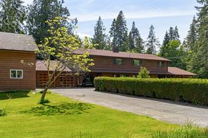 $1,699,000 - 3924 & 3926 Cambrai Rd<br>British Columbia, V9L 6G1