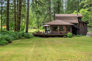 $995,000 - 4225 Macaulay Rd<br>British Columbia, V9J 1C9