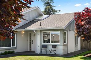 $745,000 - 639 Arbutus St<br>British Columbia, V9K 1P4