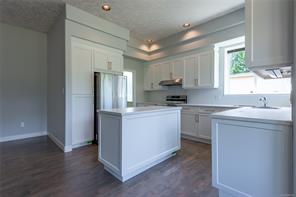 $880,000 - 8979 Henderson Rd<br>British Columbia, V9J 1A4