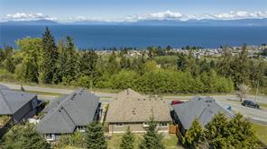 $999,000 - 5207 Dewar Rd<br>British Columbia, V9T 6T3