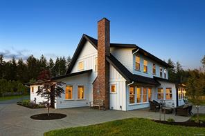 $2,100,000 - 3553 Winn Rd<br>British Columbia, V9J 1N8