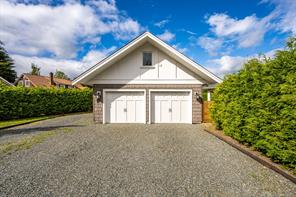 $1,450,000 - 7631 Tozer Rd<br>British Columbia, V0R 1W0