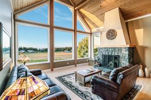 $2,393,000 - 1950 Northwest Bay Rd<br>British Columbia, V9P 9C5