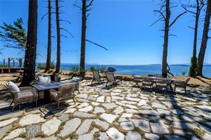 $2,399,000 - 943 Balmoral Rd<br>British Columbia, V9M 3W2