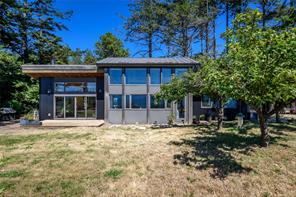 $2,399,000 - 943 Balmoral Rd<br>British Columbia, V9M 3W2