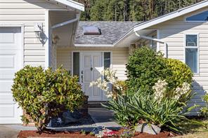 $719,000 - 910 Colonia Dr<br>British Columbia, V9G 1N9