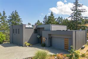 $975,000 - 1647 Sheriff Way<br>British Columbia, V9T 4A4