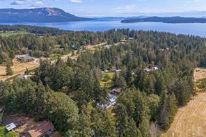 $1,359,000 - 591 Meredith Rd<br>British Columbia, V0R 2P3