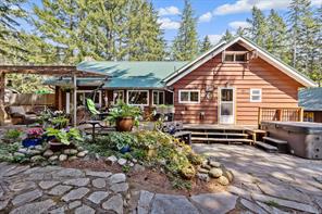 $999,000 - 1797 Daye Rd<br>British Columbia, V9M 4A1