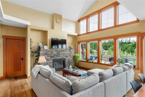 $748,000 - 1261 Noel Ave<br>British Columbia, V9M 3Y5