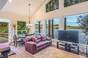 $1,098,000 - 2270 South Lake Rd<br>British Columbia, V9K 2L7