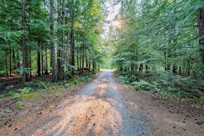 $2,250,000 - 930 Spider Lake Rd<br>British Columbia, V9K 2L7