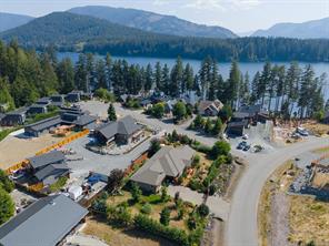 $1,175,000 - 7284 Lakefront Dr<br>British Columbia, V0R 2G1