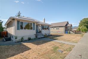 $659,000 - 2828 10th Ave<br>British Columbia, V9Y 2N7