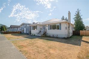 $659,000 - 2828 10th Ave<br>British Columbia, V9Y 2N7