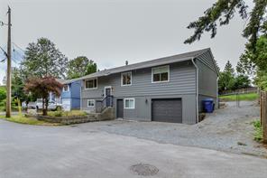 $798,900 - 674 Beaconsfield Rd<br>British Columbia, V9R 1X2