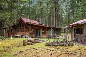 $698,000 - 1210 Barrett Rd<br>British Columbia, V0R 1X3