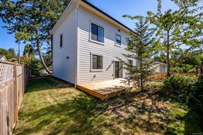 $899,900 - 1635 Dogwood Ave<br>British Columbia, V9M 2W8