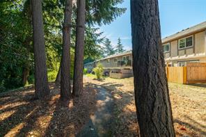 $319,900 - 2564 Highland Blvd<br>British Columbia, V9S 3N8