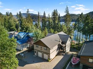 $2,450,000 - 9380 Creekside Dr<br>British Columbia, V0R 3E1