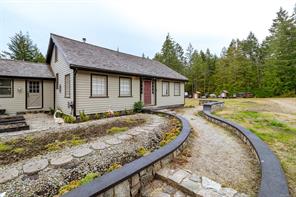 $1,049,000 - 285 Polegate Rd<br>British Columbia, V9K 1Y9