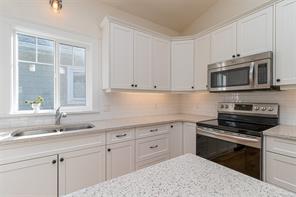 $760,000 - 334 Edgewood Cres<br>British Columbia, V9L 0G6