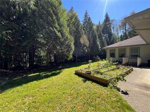 $750,000 - 493 Maquinna Cres<br>British Columbia, V0P 1G0