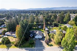 $1,199,000 - 1242 Sunrise Dr<br>British Columbia, V9P 1W7