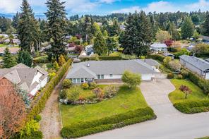 $949,000 - <strong>671 Meadow Dr, (PQ Parksville)</strong><br>Parksville/Qualicum British Columbia, V9K 2T2