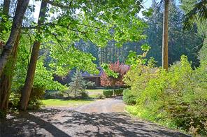 $1,299,900 - 3071 Jameson Rd<br>British Columbia, V9R 6W8