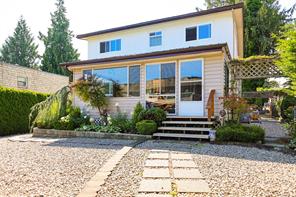 $925,000 - 123 6th Ave<br>British Columbia, V9K 2R1