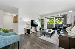 $489,000 - 3277 Glasgow Ave<br>British Columbia, V8X 1M3