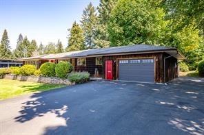 $899,000 - 1310 Glen Urquhart Ave<br>British Columbia, V9N 3Y2