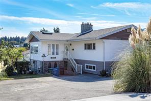 $899,000 - 3003 Departure Bay Rd<br>British Columbia, V9T 1B5