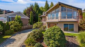 $1,075,000 - 420 Carnegie St<br>British Columbia, V9W 6N7