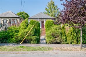 $630,000 - 213 Machleary St<br>British Columbia, V9R 2G7