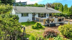 $749,900 - 1074 Centre Cres<br>British Columbia, V9K 2G7