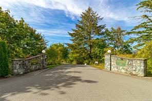 $929,900 - 1861 Maple Bay Rd<br>British Columbia, V9L 5K3