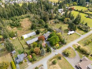 $899,000 - 5633 Strick Rd<br>British Columbia, V9Y 7L5