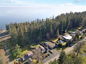 $1,350,000 - 6160 Aldergrove Dr<br>British Columbia, V9J 1V7