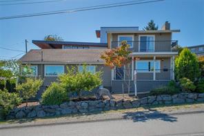 $775,000 - 521 Larch St<br>British Columbia, V9S 2G2