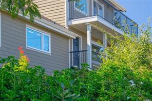 $775,000 - 521 Larch St<br>British Columbia, V9S 2G2