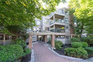 $595,900 - 935 Johnson St<br>British Columbia, V8V 3N5