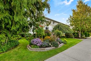 $689,000 - 9993 Fourth St<br>British Columbia, V8L 2Z6