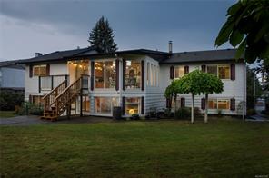 $799,000 - 1891 Fitzgerald Ave<br>British Columbia, V9N 2S9